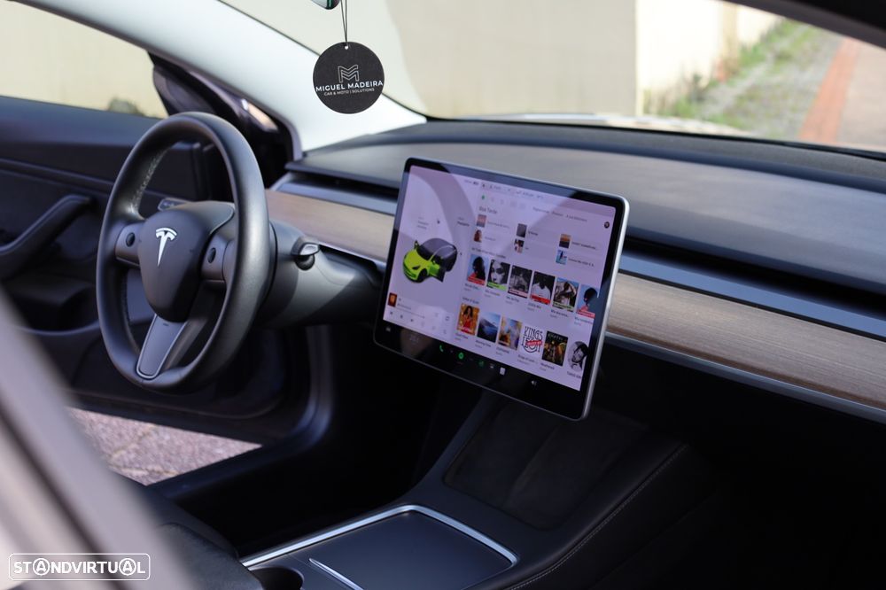 Tesla Model 3 Long-Range Dual Motor AWD - 17