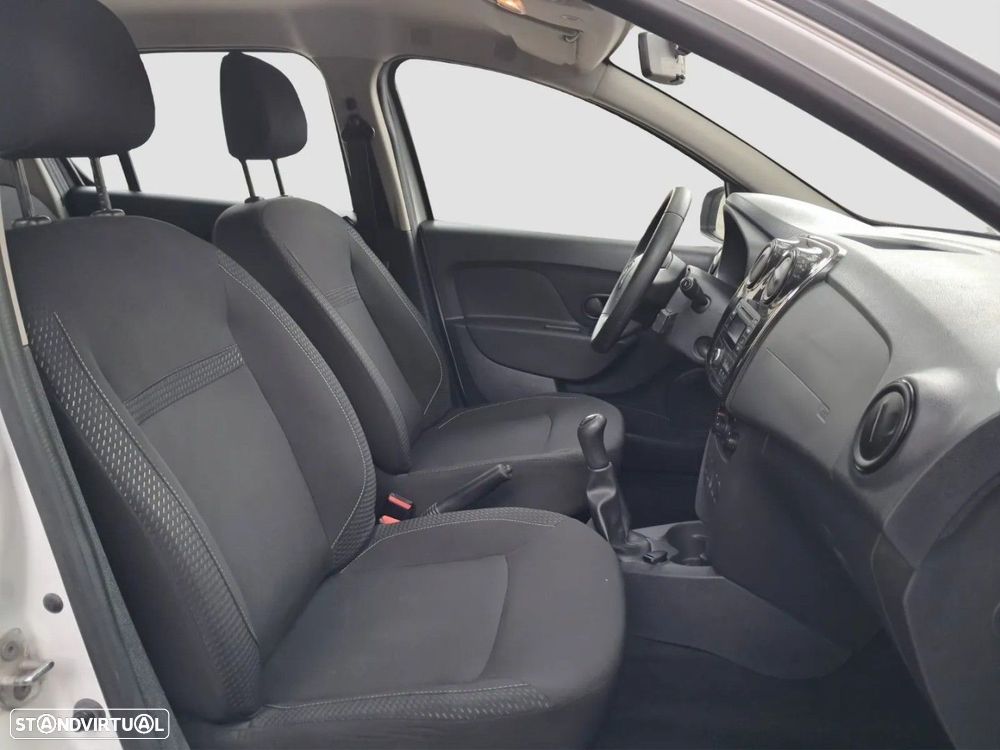 Dacia Sandero - 10