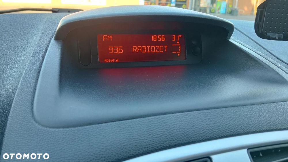 Renault Clio 1.2 16V Alize - 24