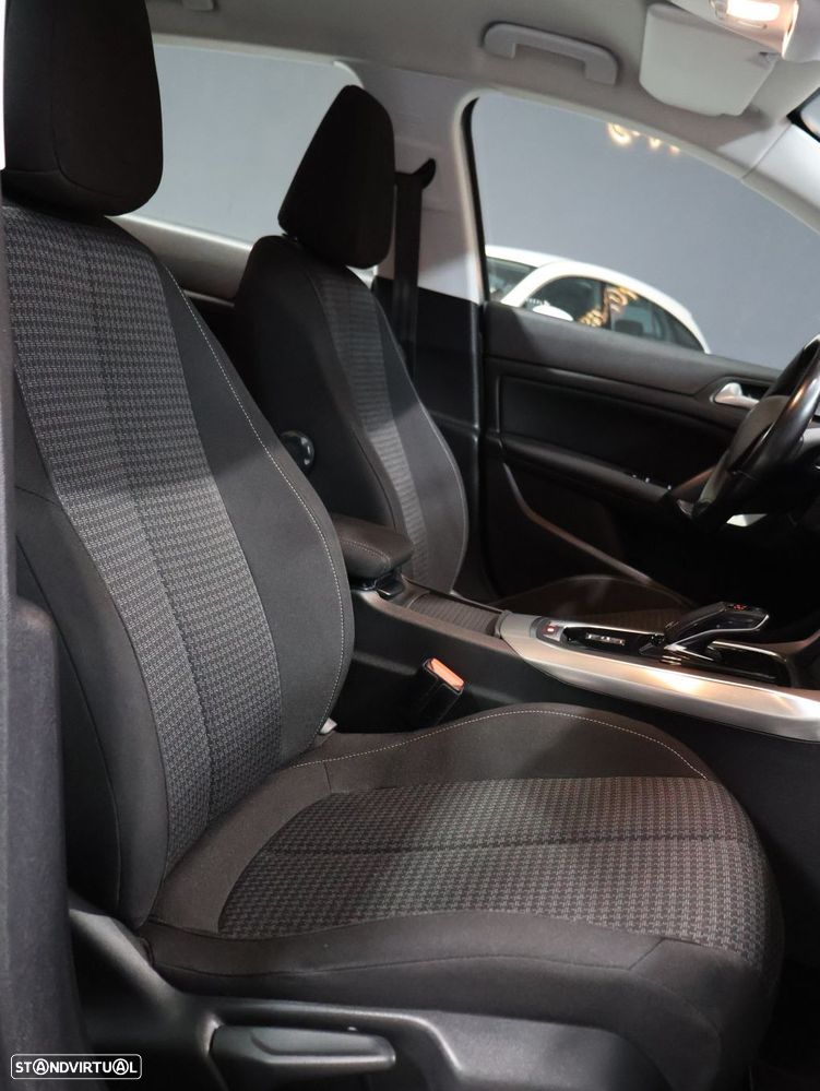 Peugeot 308 1.5 BlueHDi Style EAT8 - 8