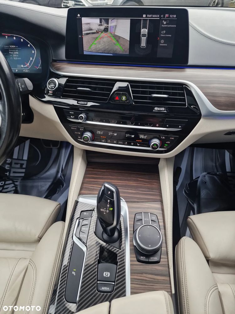 BMW Seria 5 520i M Sport Edition - 31