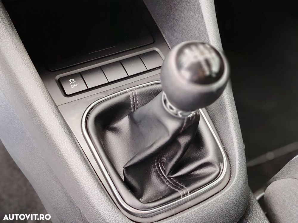 Volkswagen Golf - 25