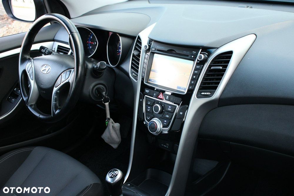 Hyundai i30 1.4 YES - 24