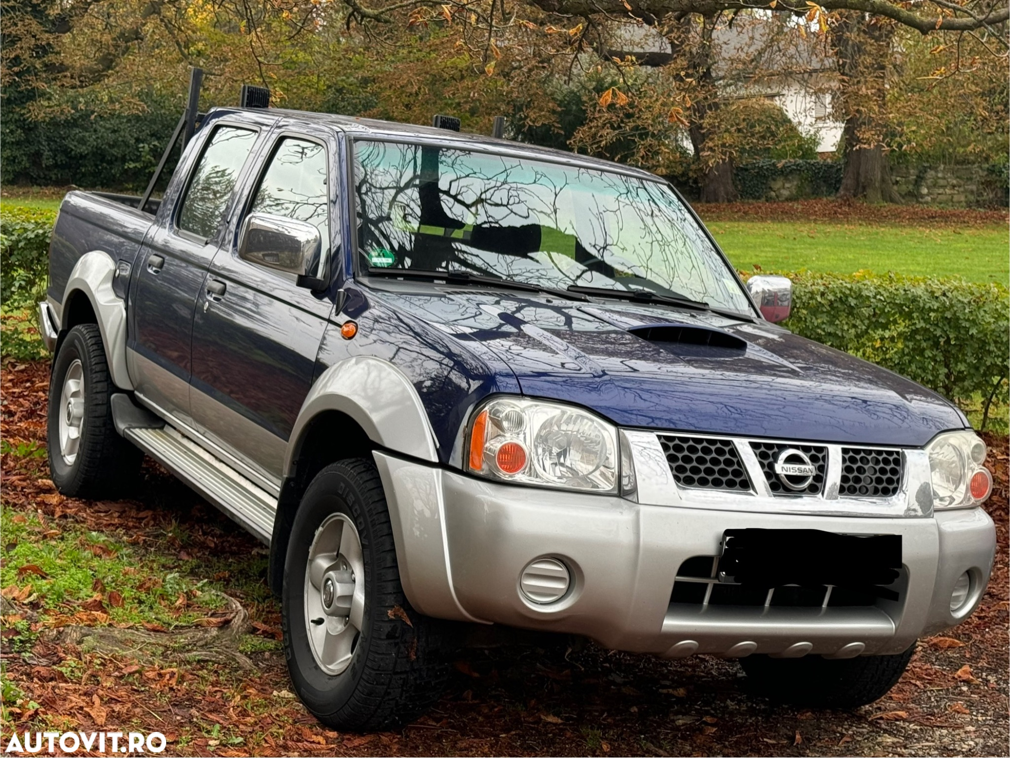 Nissan Pickup - 3
