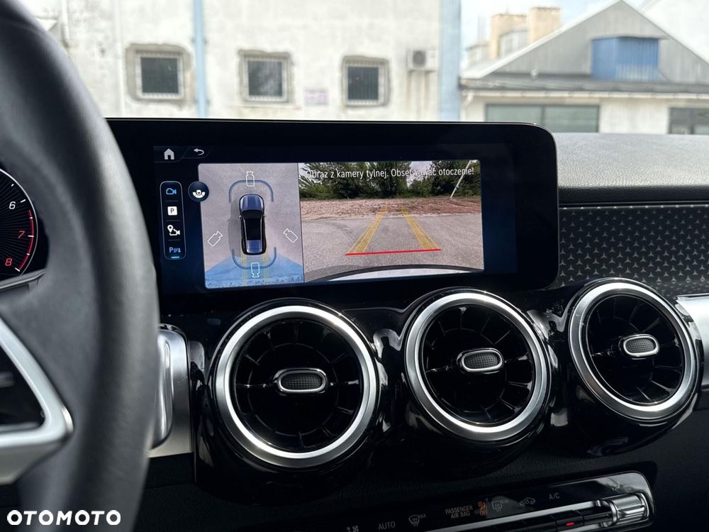 Mercedes-Benz GLB - 27