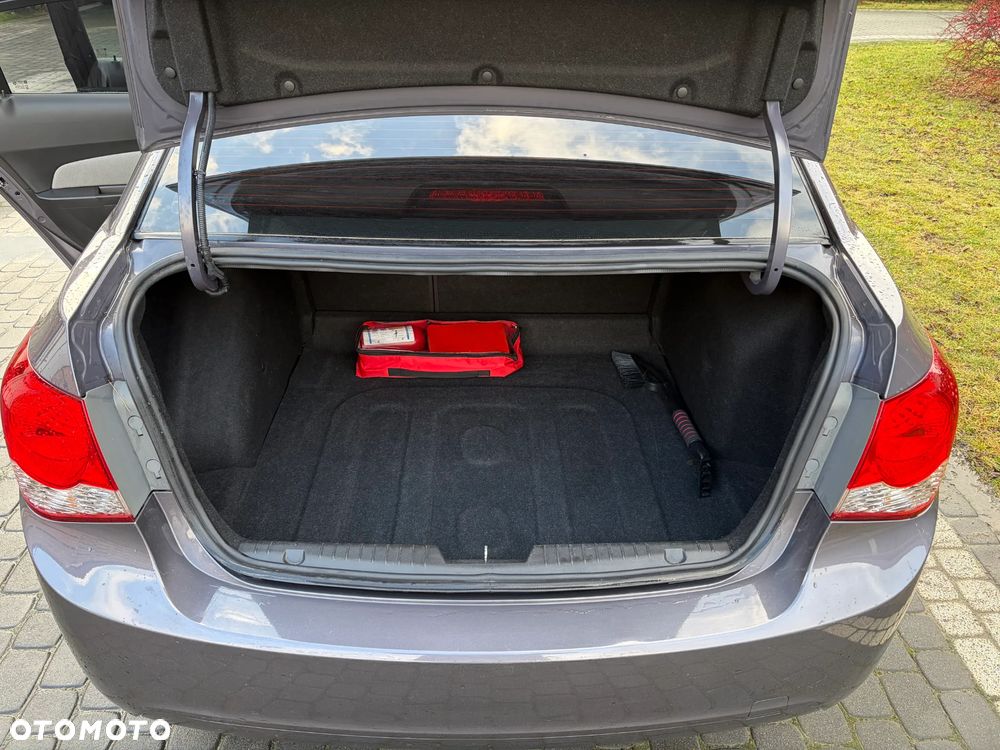 Chevrolet Cruze 1.6 LS - 9