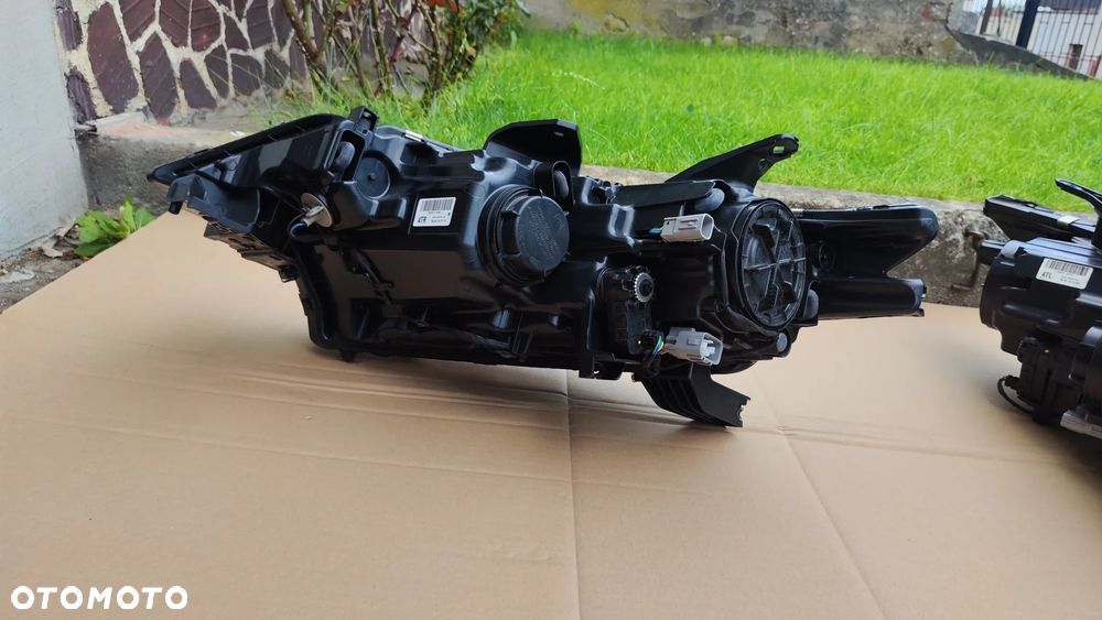 Mitsubishi Outlander 16-24 Lampa Przód Soczewka LR Komplet Oryginał EU - 13