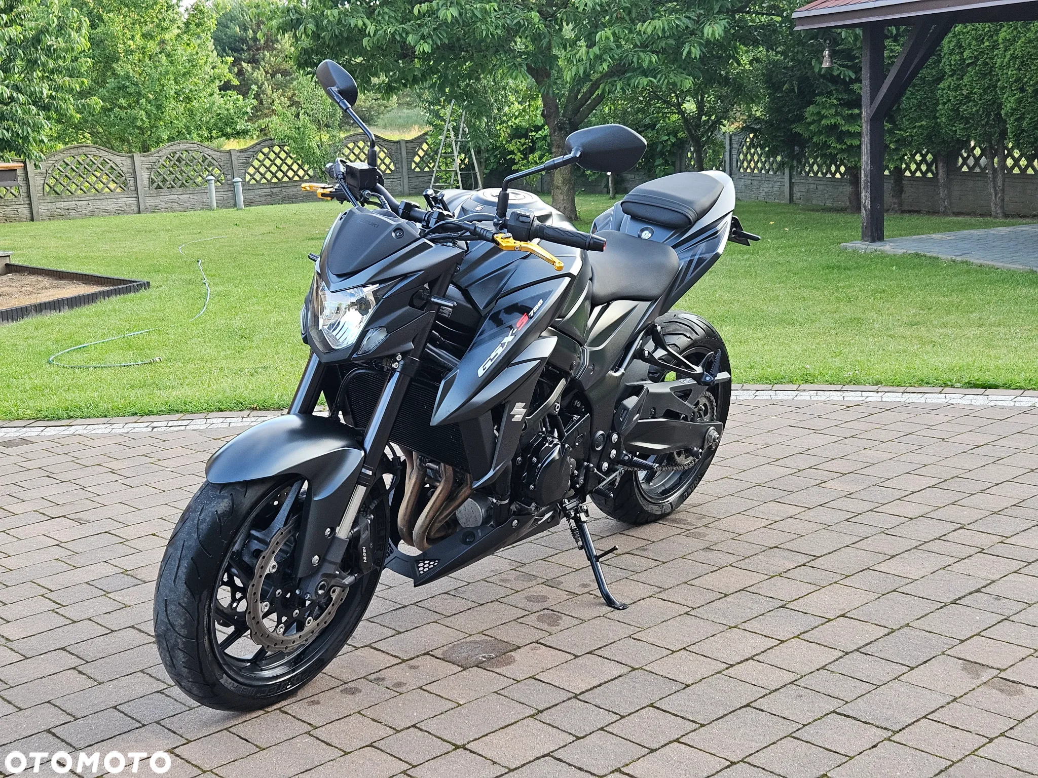 Suzuki GSX - 7