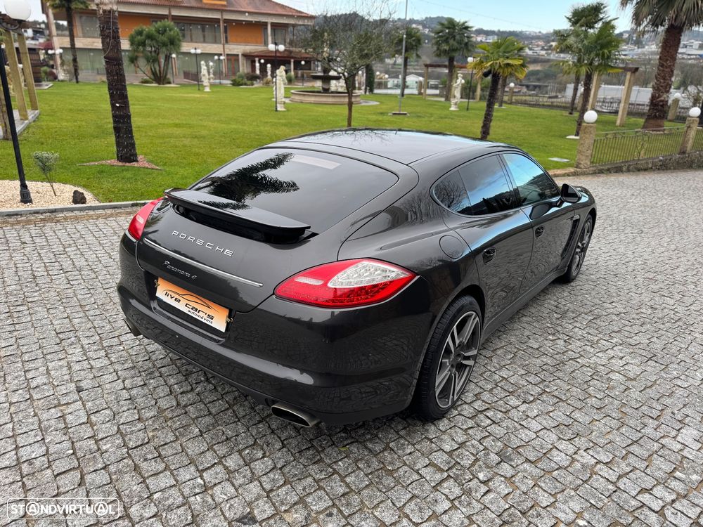 Porsche Panamera 4 PDK Platinum Edition - 12