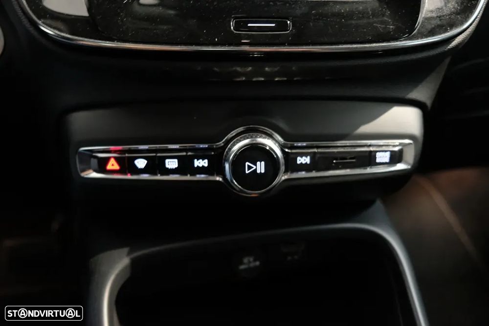 Volvo XC 40 1.5 T5 PHEV Momentum Plus - 19