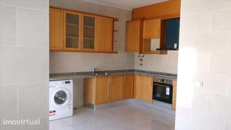 Apartamento em Azambuja, Azambuja - Grande imagem: 4/9