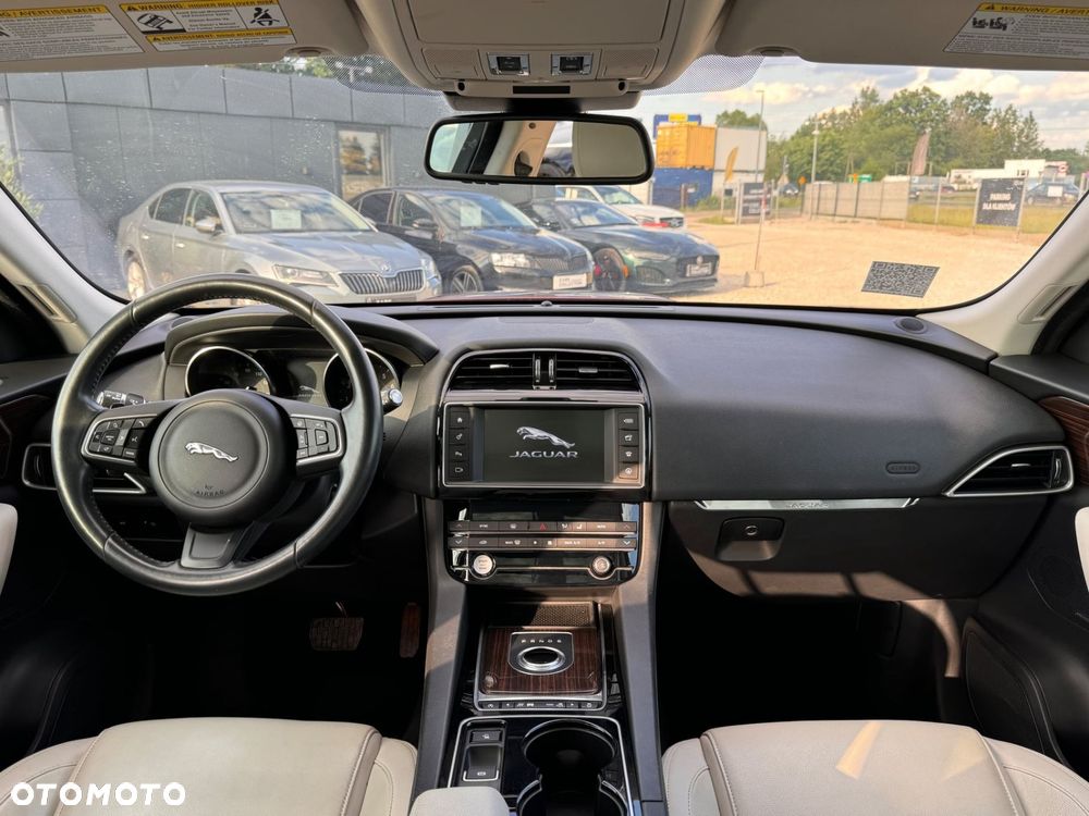 Jaguar F-Pace 35t AWD Prestige - 12
