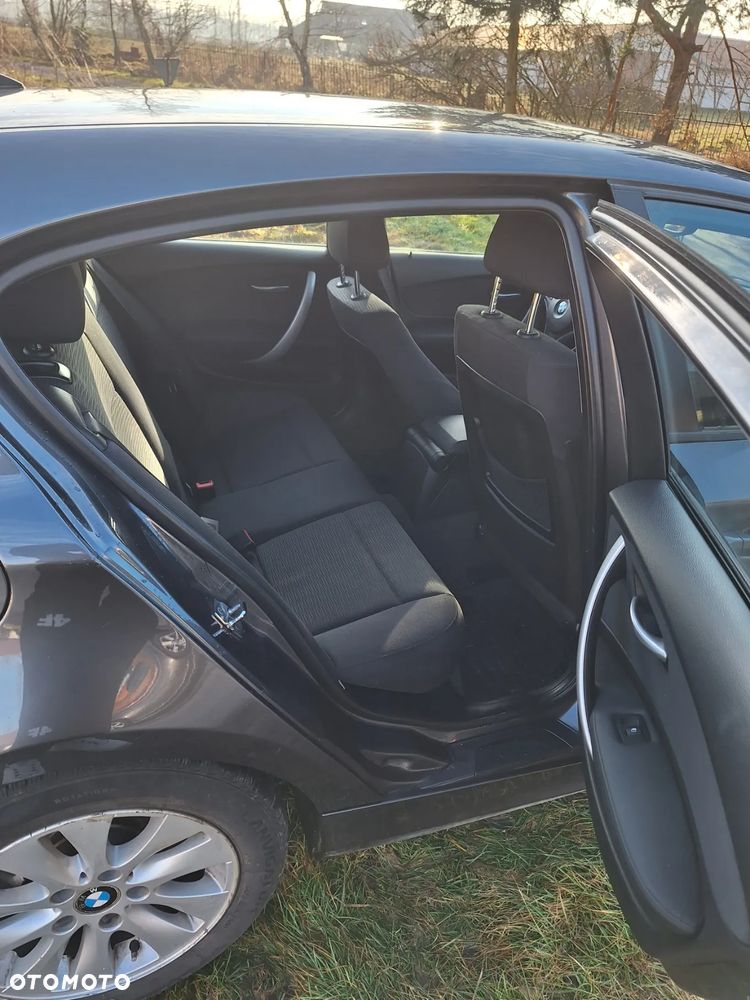 BMW Seria 1 120d DPF - 19