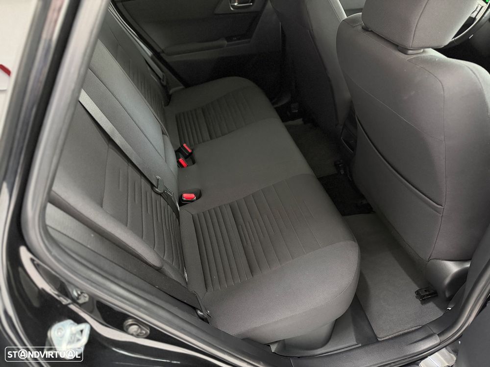 Toyota Auris Touring Sports 1.8 HSD Comfort+P.Sport - 32