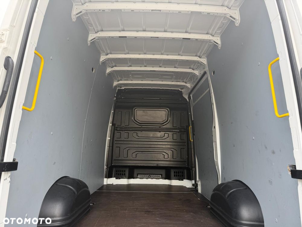 Volkswagen CRAFTER / L3H3 / 140 KM / KAMERA / NAJBOGATSZA WERSJA / FV23% / - 12