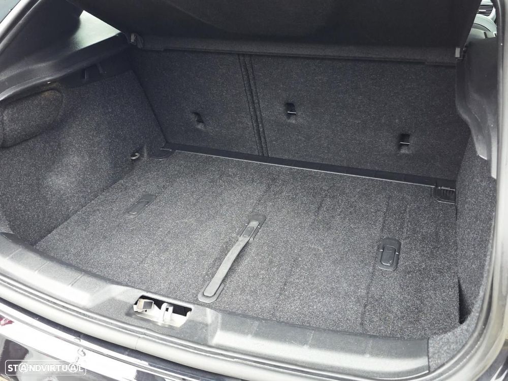 Volvo V40 2.0 D2 Momentum Geartronic - 33