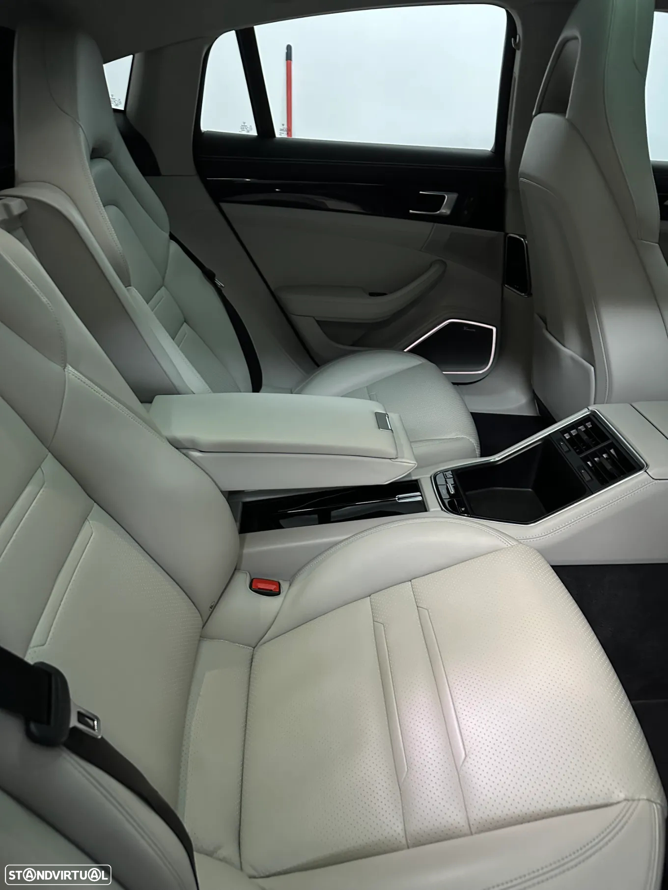 Porsche Panamera 4 E-Hybrid Executive - 3