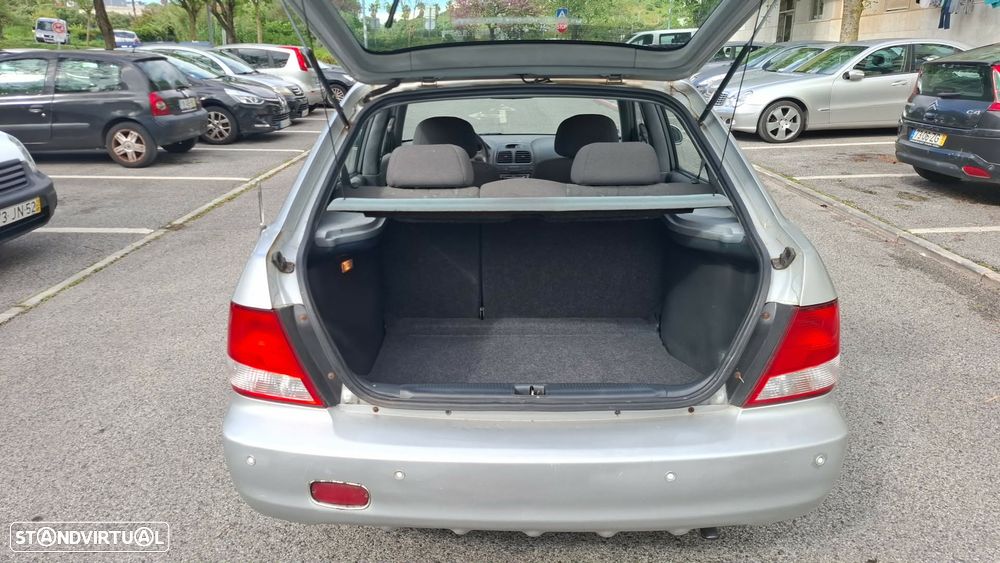 Hyundai Accent 1.3 Confort - 6