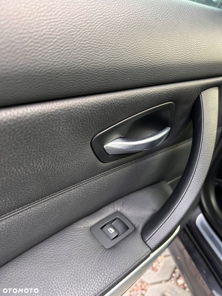 BMW Seria 3 320i - 21