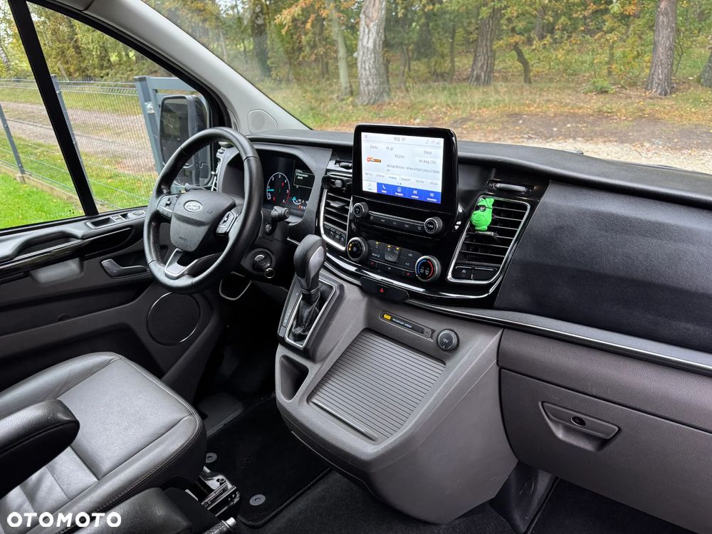 Ford Tourneo Custom - 34