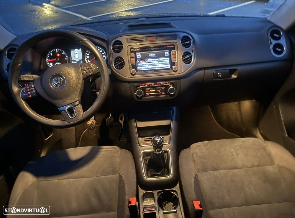 VW Tiguan 2.0 TDi Sport BlueMotion - 17