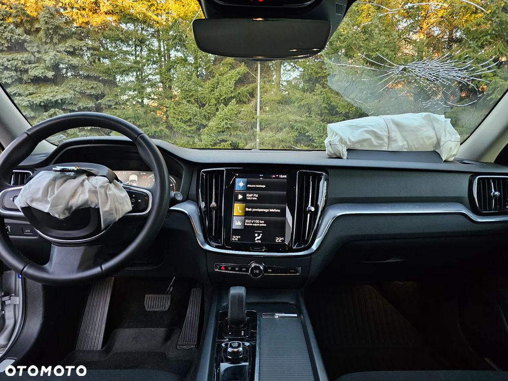Volvo V60 T4 Momentum Pro - 11
