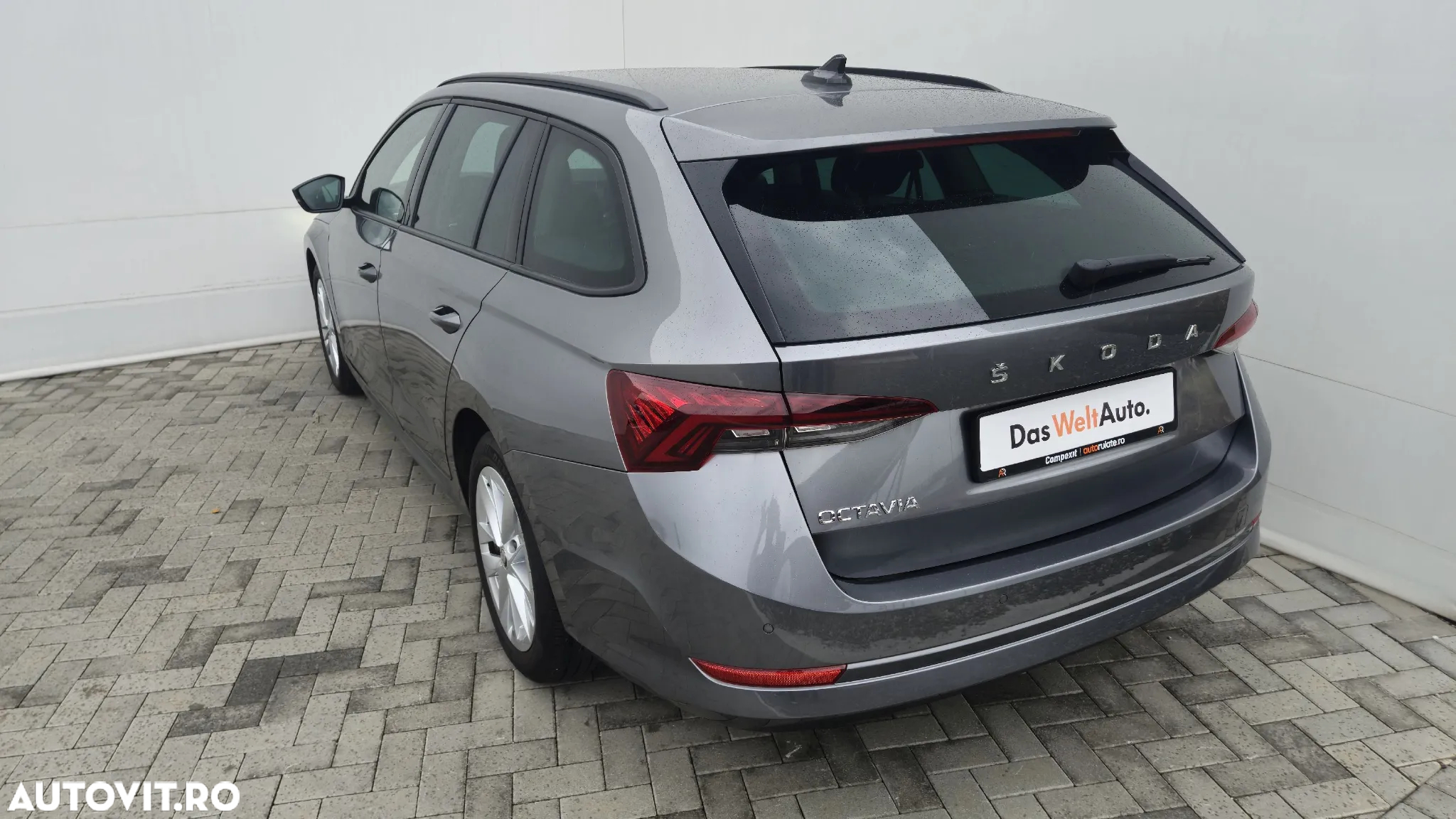 Skoda Octavia Combi 2.0 TDI DSG Style - 3