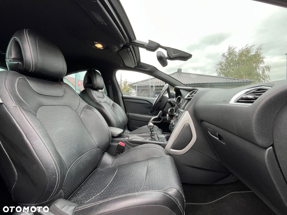 Citroën DS4 e-HDi 110 SoChic - 16