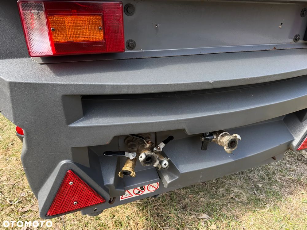 Atlas Copco XAS 97 Kompresor Śrubowy. Sprężarka. 5,5m3. Przyczepa mobilna jezdna do rejestracji. Silnik Deutz! jak Nowy 786 mtg. 2016rok. Import Norwegia! Chłodnica cyklonowa! NAOLEJACZ. Serwisowany w DEKRA Hamulec najazdowy. Opony z 2025roku. Zadbana Maszyna! OKAZJA - 6