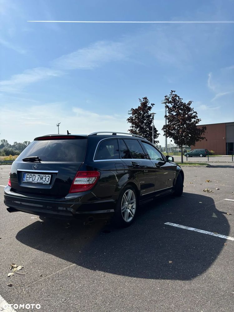 Mercedes-Benz Klasa C 220 CDI BlueEff Avantgarde - 4