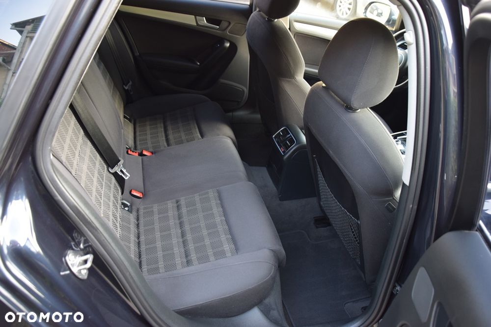 Audi A4 Avant 2.0 TDI DPF clean diesel quattro Ambiente - 15