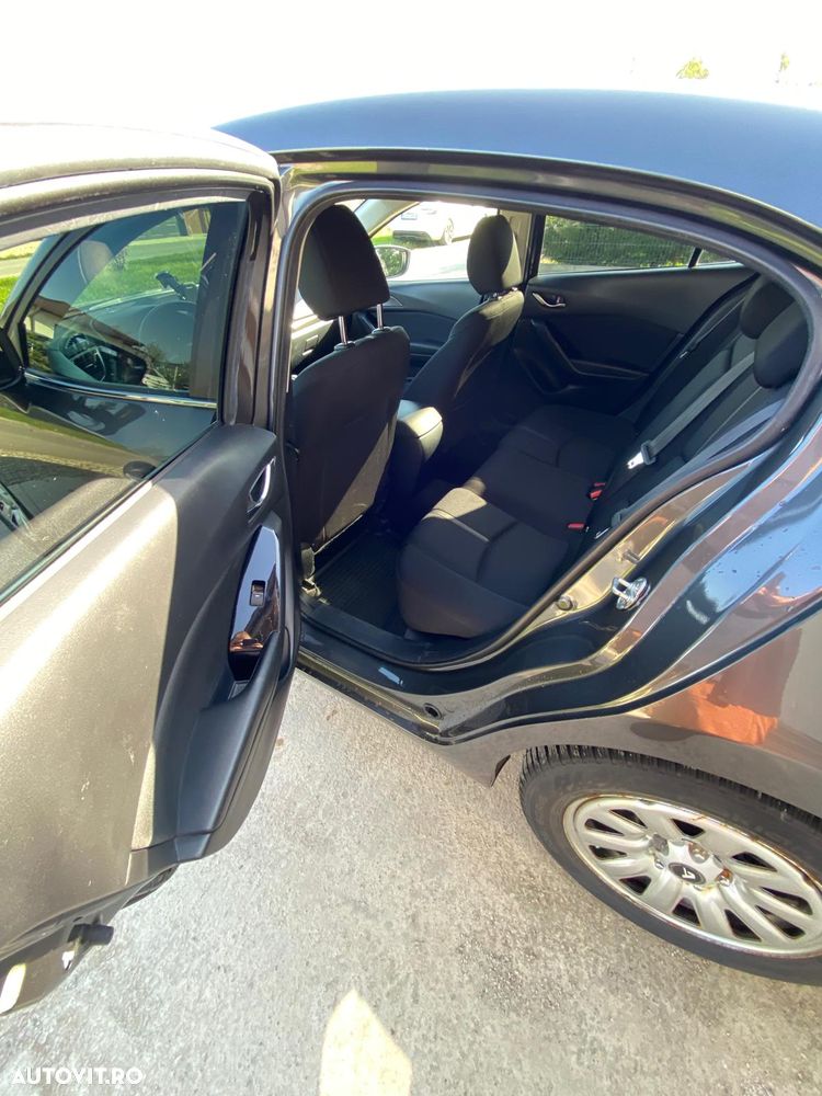 Mazda 3 G165 Revolution Top - 18