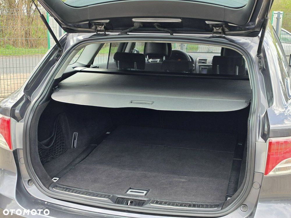 Toyota Avensis - 14