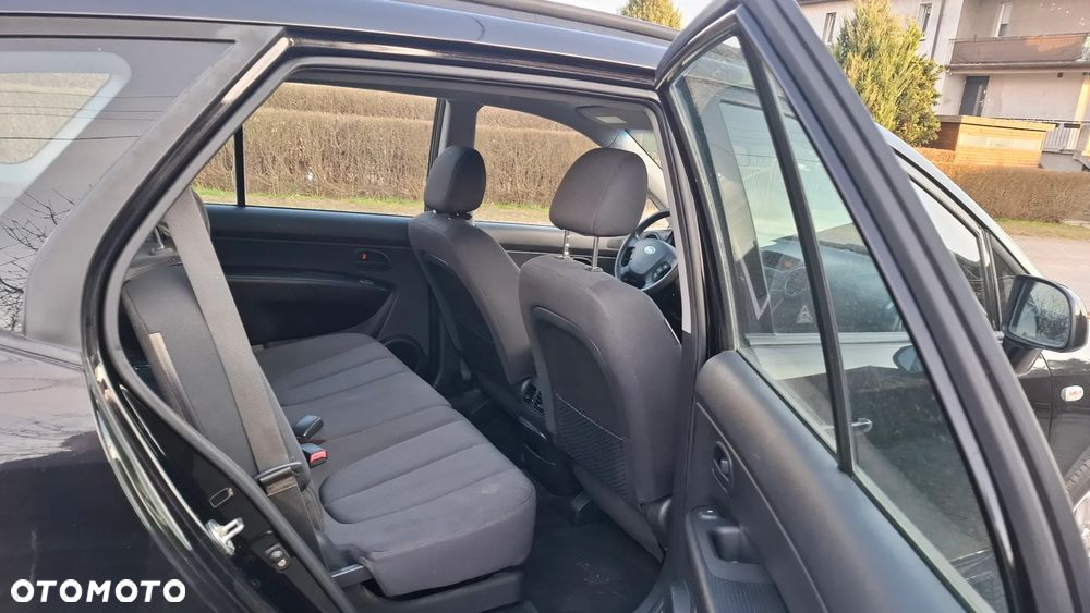 Kia Carens CRDi DPF EX - 7