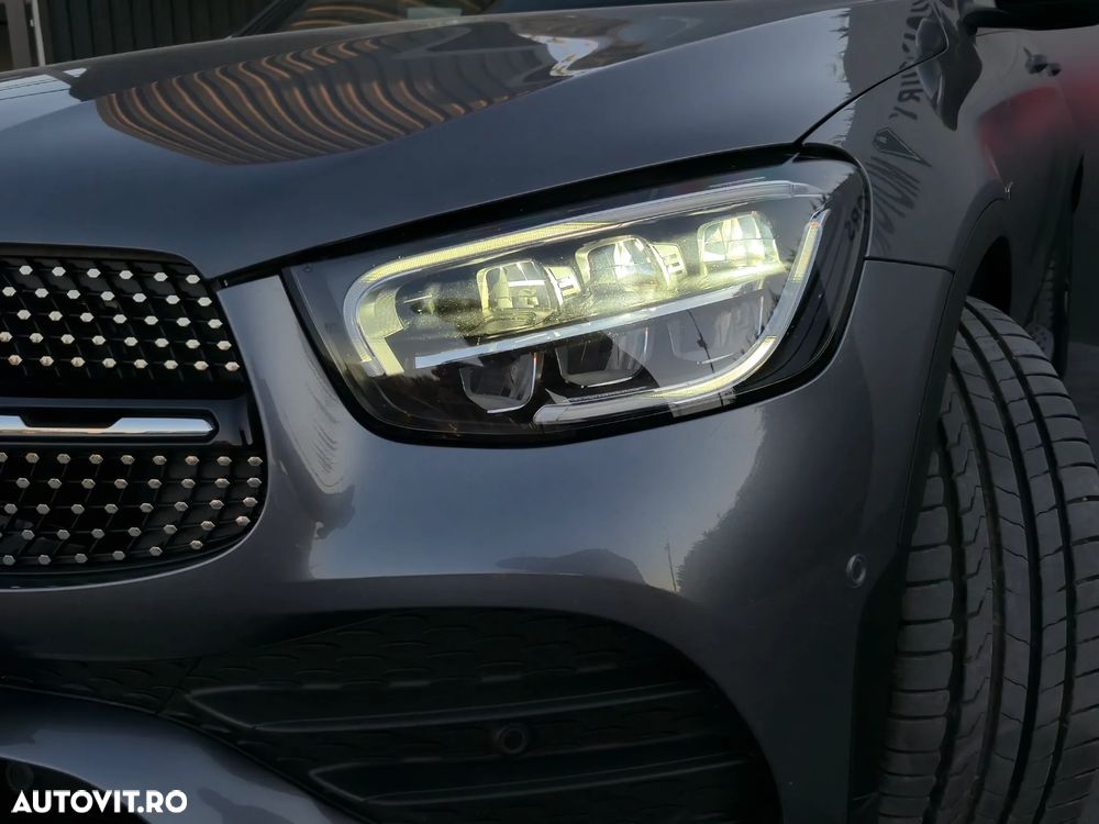 Mercedes-Benz GLC 300 e 4Matic 9G-TRONIC Edition AMG Line - 36