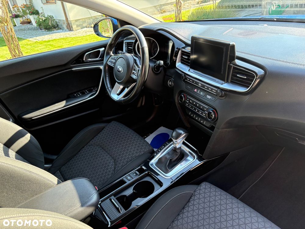 Kia Ceed - 12