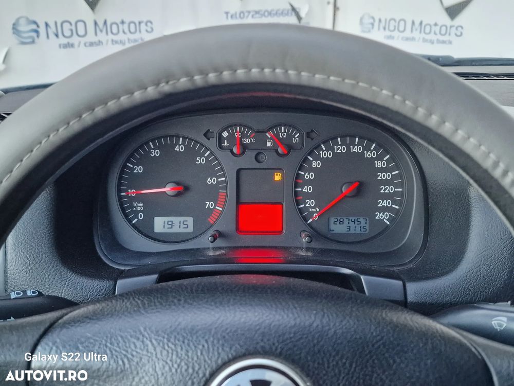 Volkswagen Golf - 6
