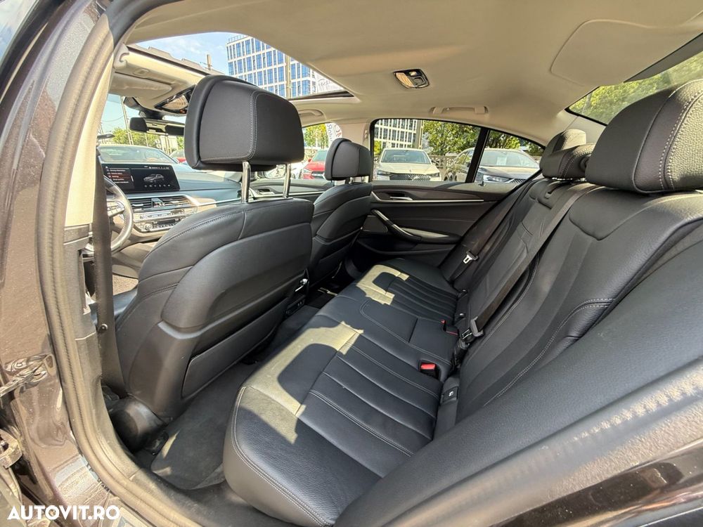 BMW Seria 5 530d xDrive AT MHEV - 11