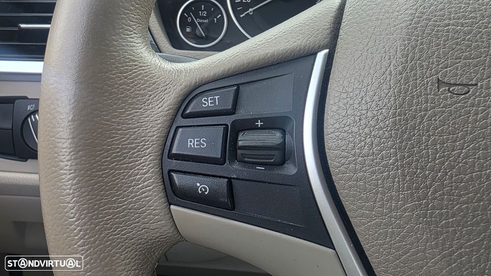 BMW 320 d Auto Line Luxury - 27