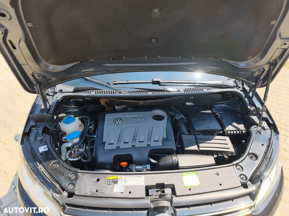 Volkswagen Touran 1.6 TDI BlueMotion Technology Highline - 23
