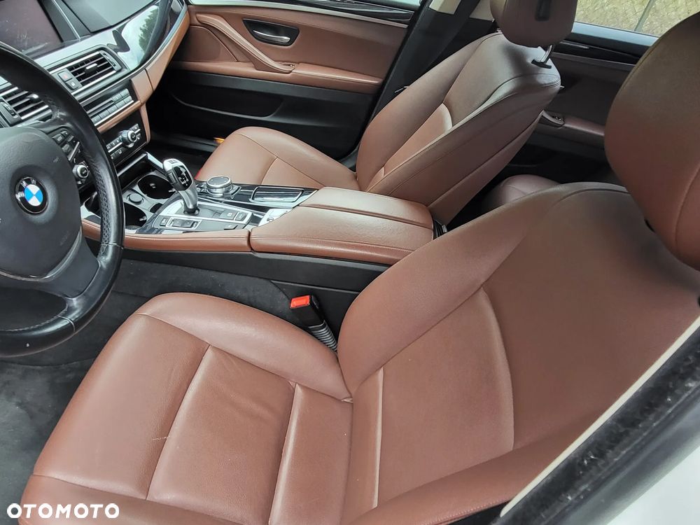 BMW Seria 5 520d Luxury Line - 8
