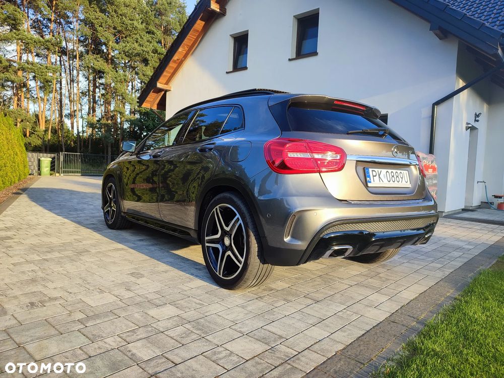 Mercedes-Benz GLA 180 d 7G-DCT AMG Line - 12