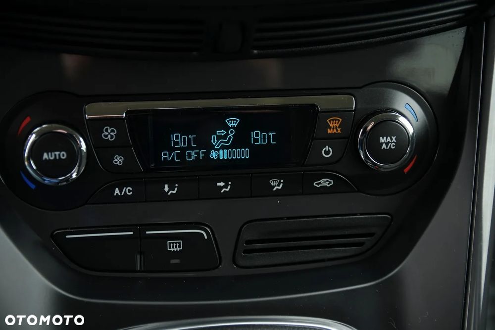 Ford Kuga 2.0 TDCi 4x4 Titanium - 33