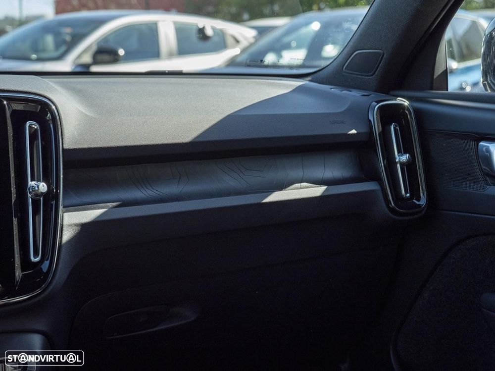 Volvo XC 40 Recharge Pro - 25