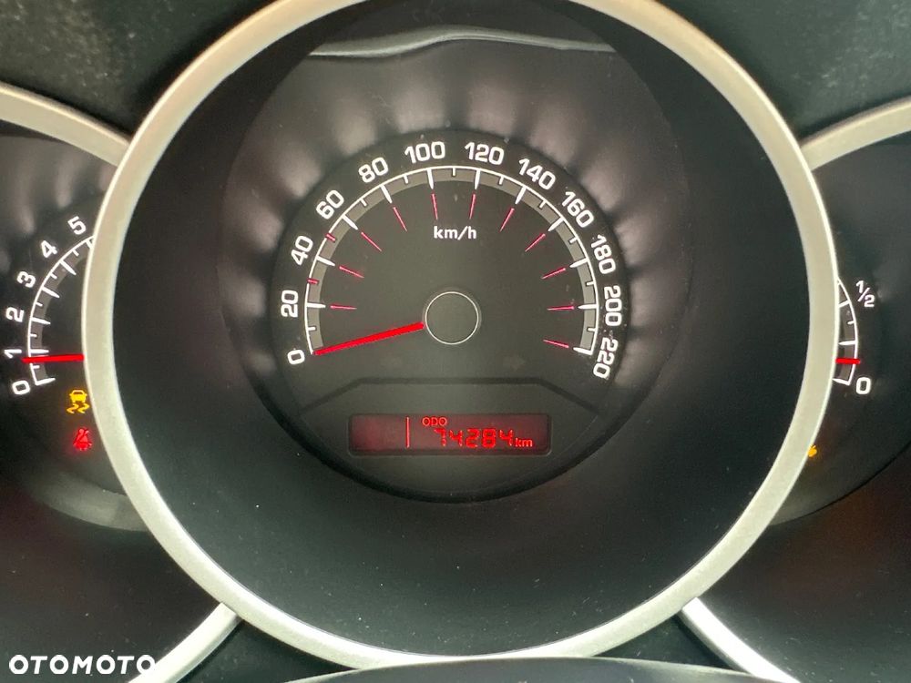 Kia Venga - 15