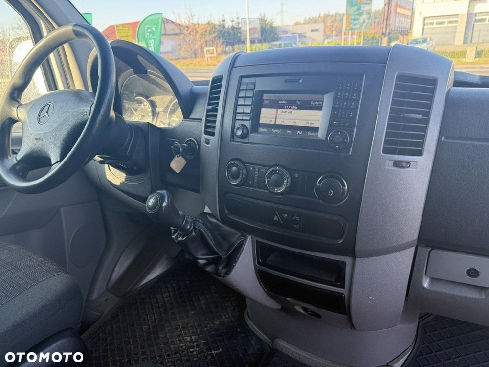 Mercedes-Benz Sprinter - 13
