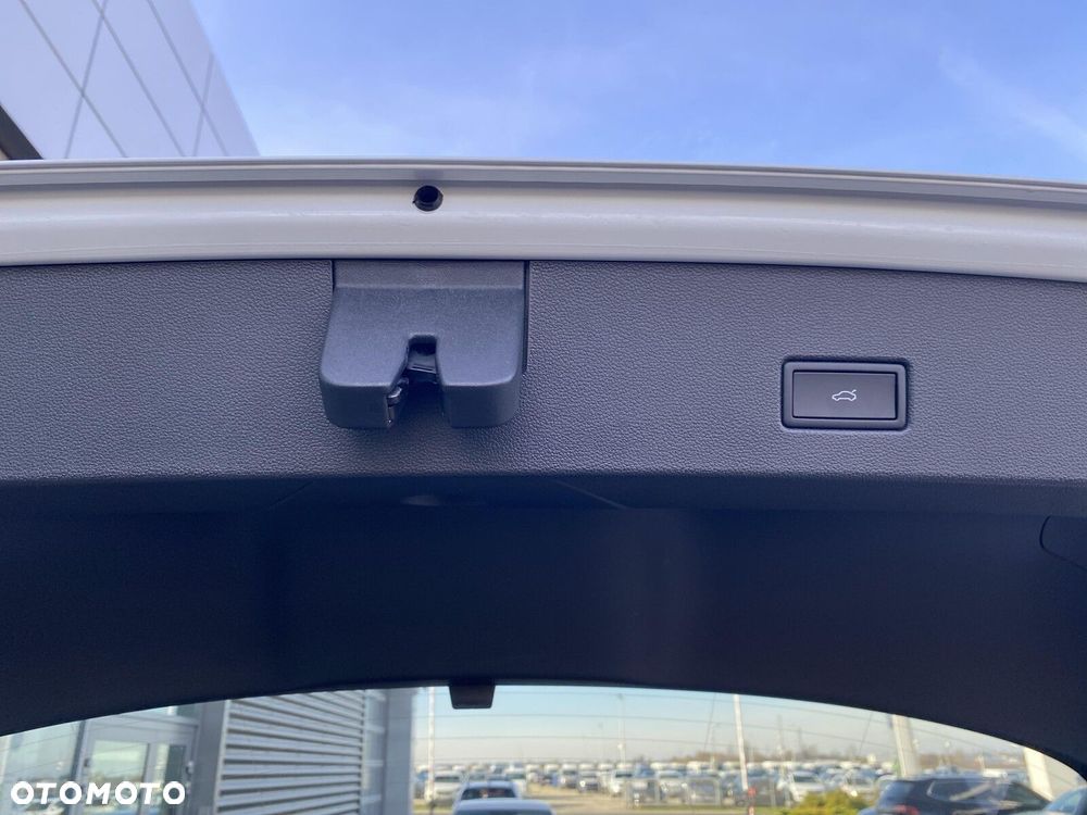 Volkswagen T-Roc - 21