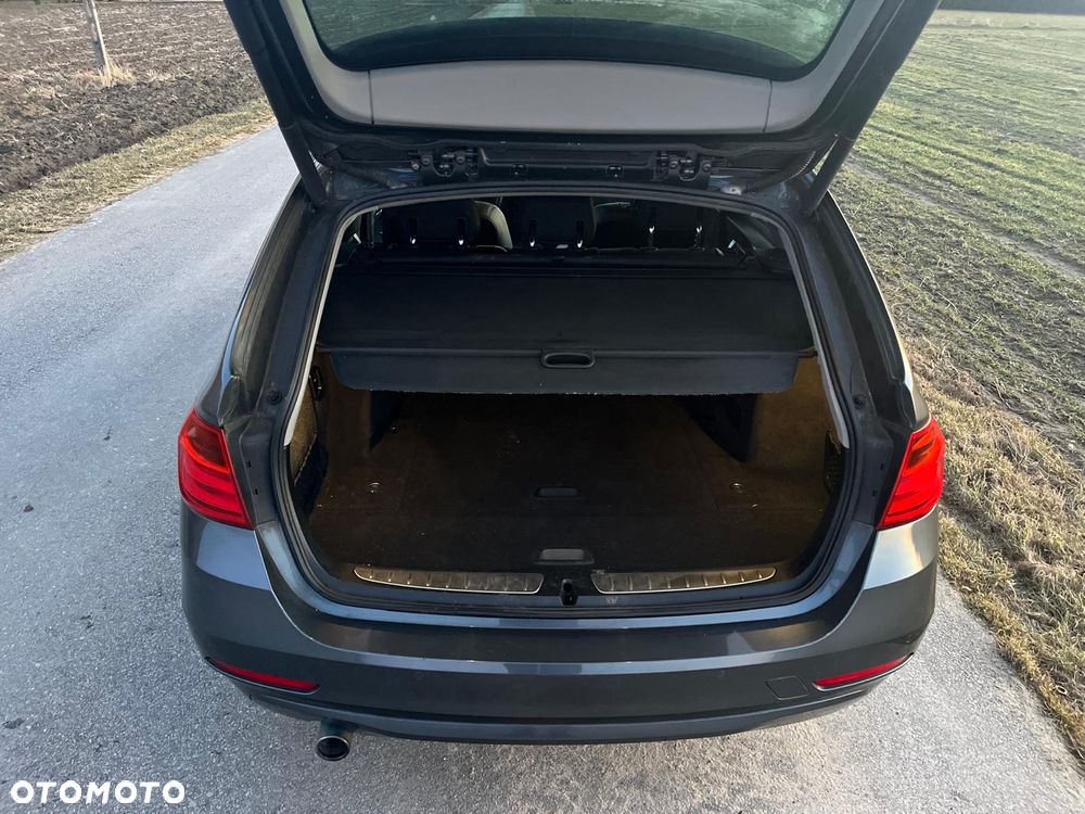 BMW Seria 3 320d Efficient Dynamics - 26