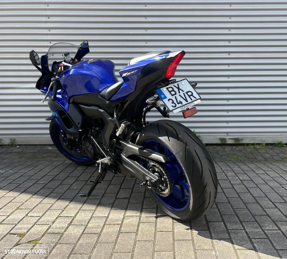 Yamaha YZF R7 - 3