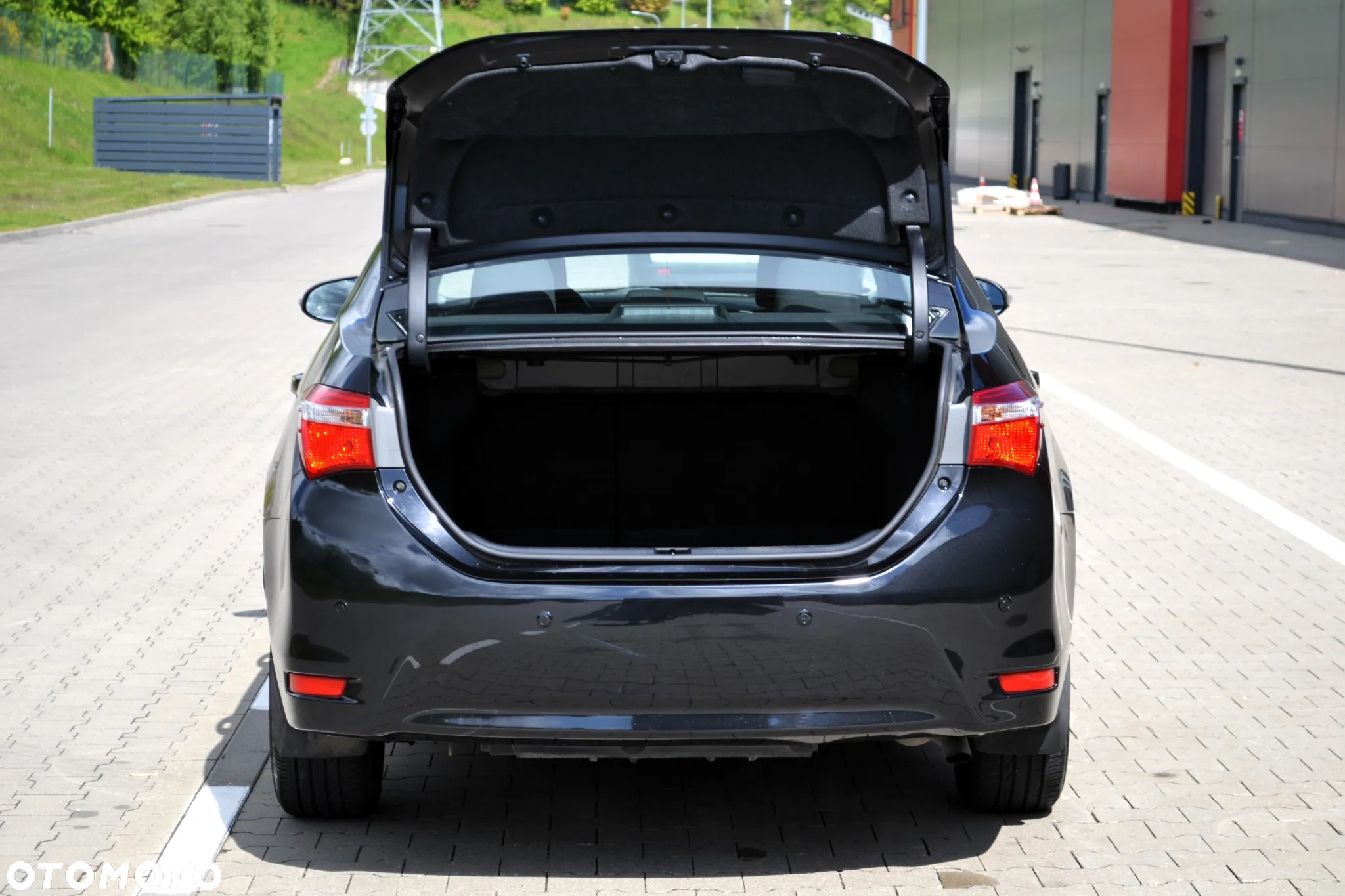 Toyota Corolla 1.6 Premium + - 32
